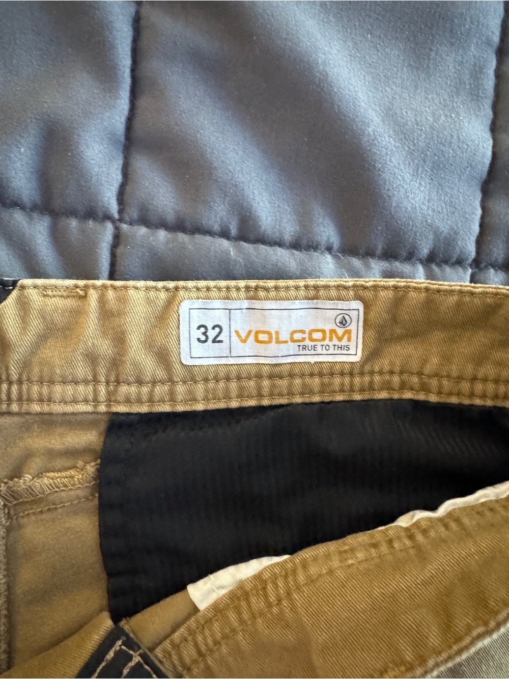 Men's Khaki Chino Shorts volcom - Picture 5 of 5